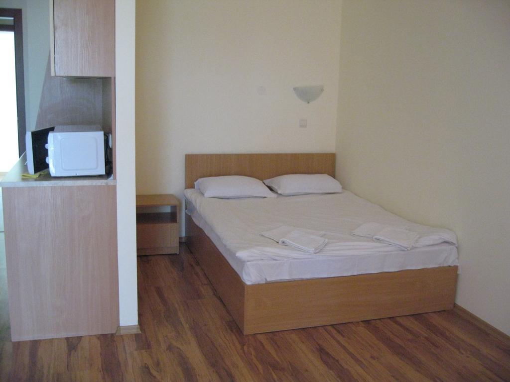 Chateau Aheloy Hotel Pomorie Room photo